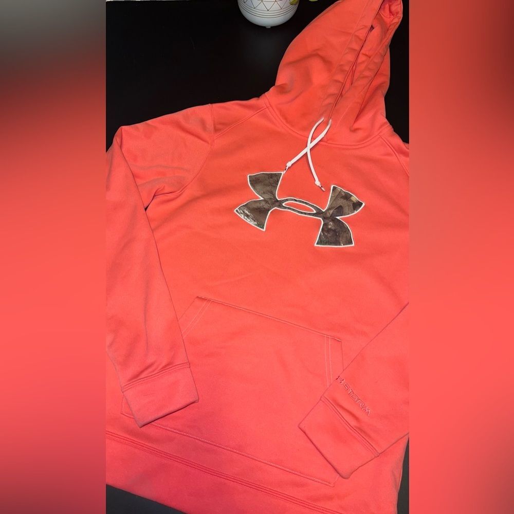 Under Armour Coralish Pink and Camo Hoodie Size Small EUC